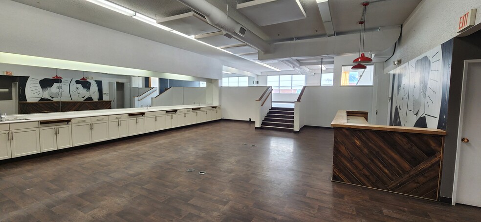 10011 82nd Ave NW, Edmonton, AB à louer - Photo intérieure – Image 2 sur 6