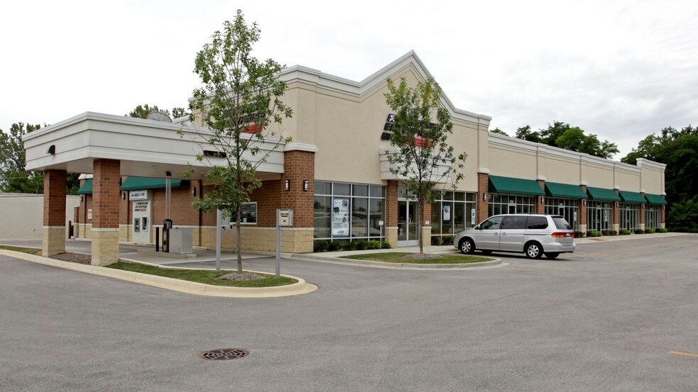 1000-1050 Geneva Rd, Wheaton, IL à louer - Photo de l’immeuble – Image 2 sur 16