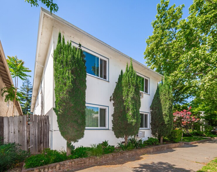 2216 O St, Sacramento, CA à vendre - Photo de l’immeuble – Image 3 sur 11
