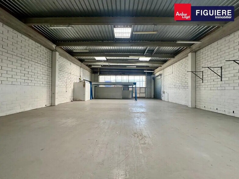 82 Boulevard De L'Europe, Vitrolles à louer - Photo de l’immeuble – Image 3 sur 9