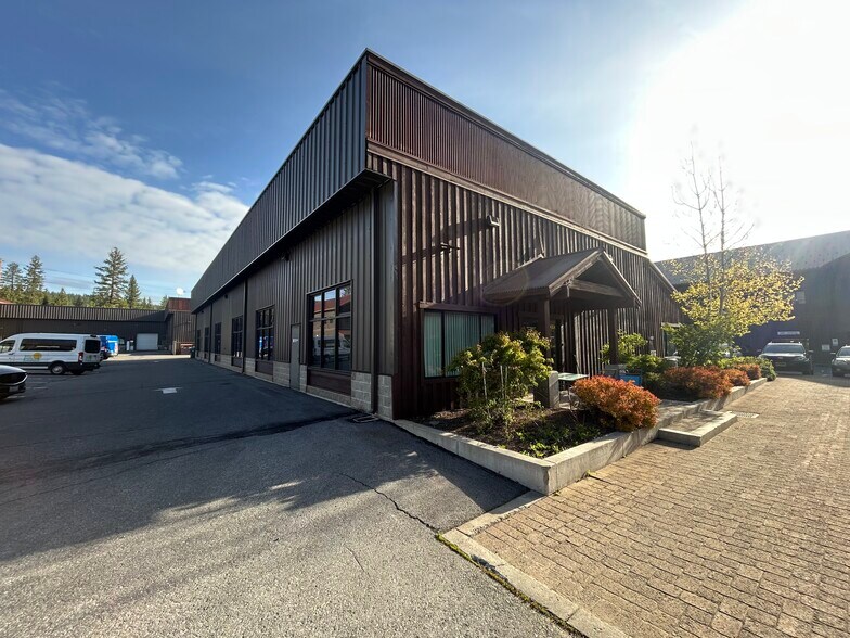 10925 Pioneer Trail Rd, Truckee, CA à louer - Photo de l’immeuble – Image 1 sur 23