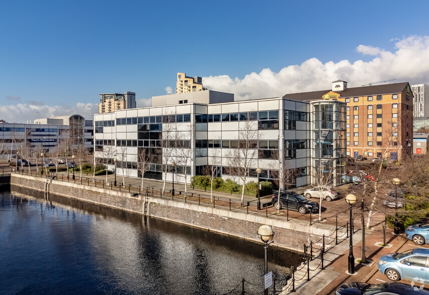 Waterfront Quay, Salford à louer - Photo de l’immeuble – Image 3 sur 8