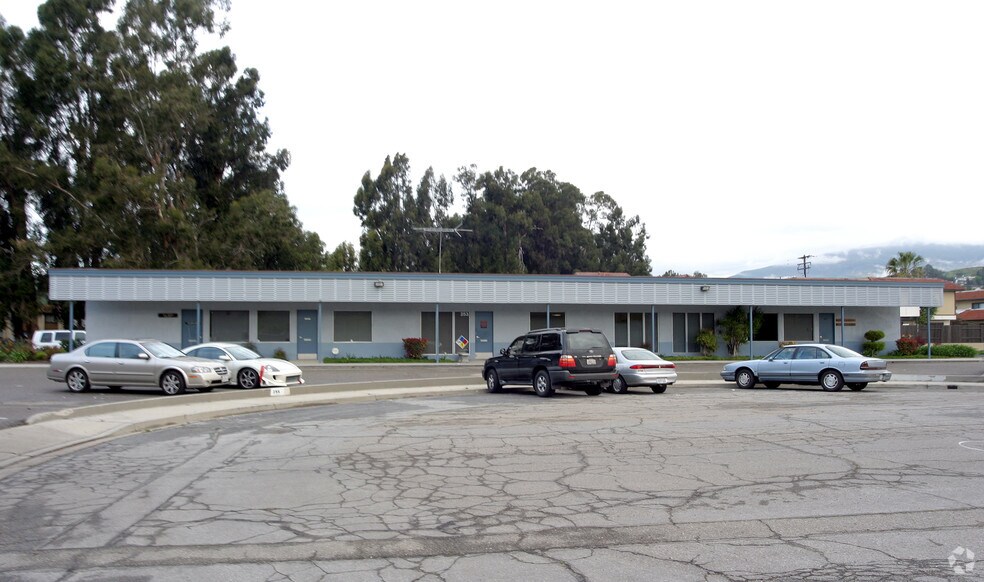 247 March St, Santa Paula, CA à louer - Photo de l’immeuble – Image 2 sur 24