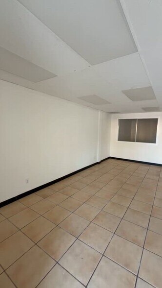 2537 W Beverly Blvd, Montebello, CA à louer - Vidéo sur l’annonce professionnelle – Image 2 sur 8