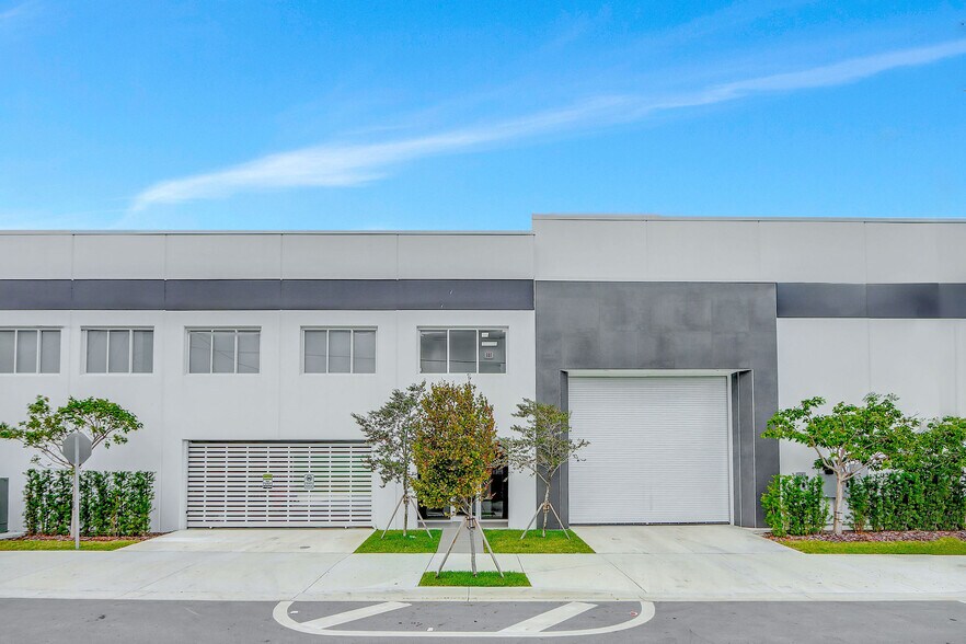 235 NE 67th St, Miami, FL à vendre - Photo de l’immeuble – Image 1 sur 20