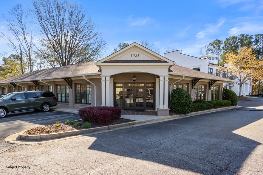 1085 Old Roswell Rd, Roswell, GA à vendre - Photo principale – Image 1 sur 4