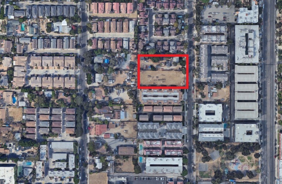 9213 & 9217 Tobias Ave, Panorama City, CA à vendre - Aérien – Image 1 sur 2