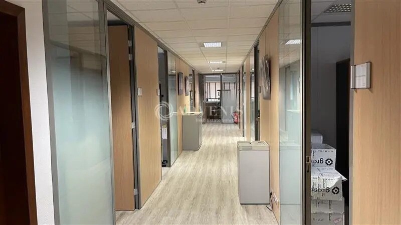 Bureau dans Champs-sur-Marne à louer - Photo de l’immeuble – Image 2 sur 12