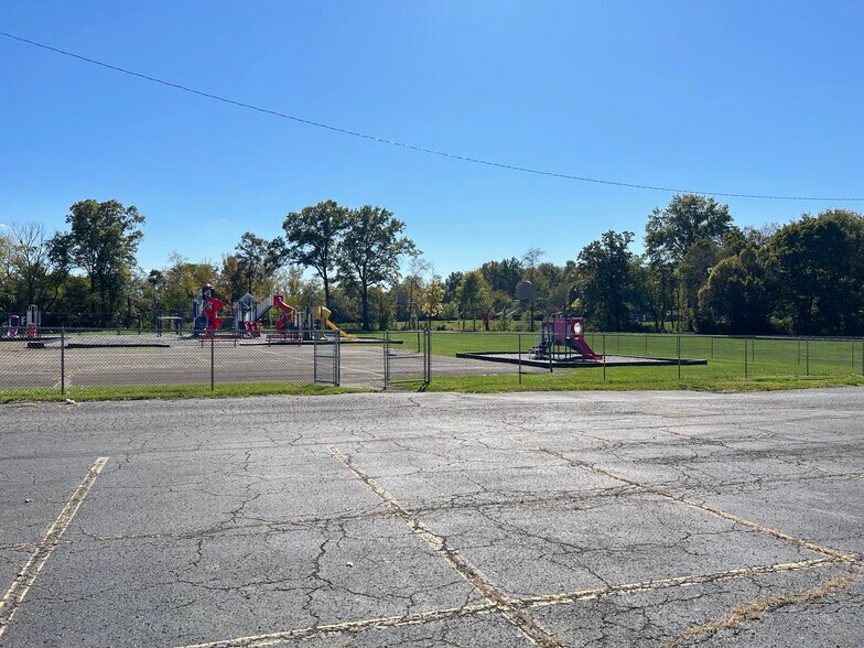 709 Deacon St, Hebron, OH à louer - Photo de l’immeuble – Image 2 sur 25