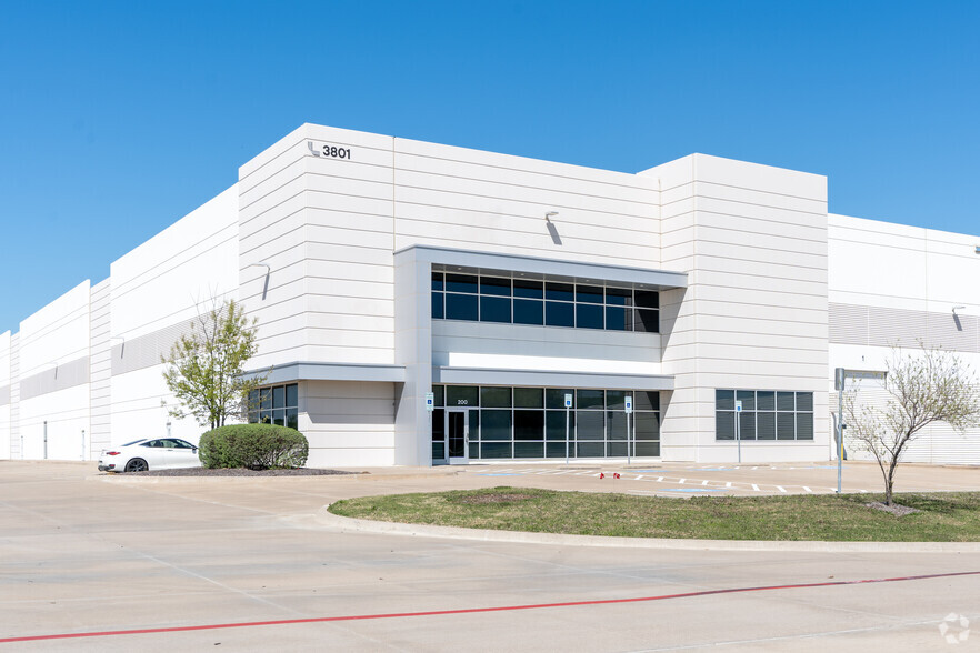 3801 S 20th Ave, Dfw Airport, TX à louer - Photo de l’immeuble – Image 3 sur 10