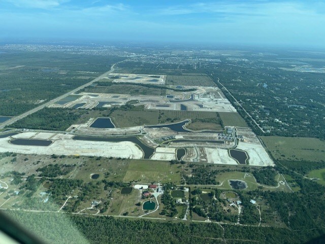 Terrain dans Cape Coral, FL à vendre - Photo de l’immeuble – Image 3 sur 3