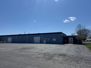 2010 Lakeview Dr, Fort Wayne, IN à louer Photo de l’immeuble– Image 1 sur 33
