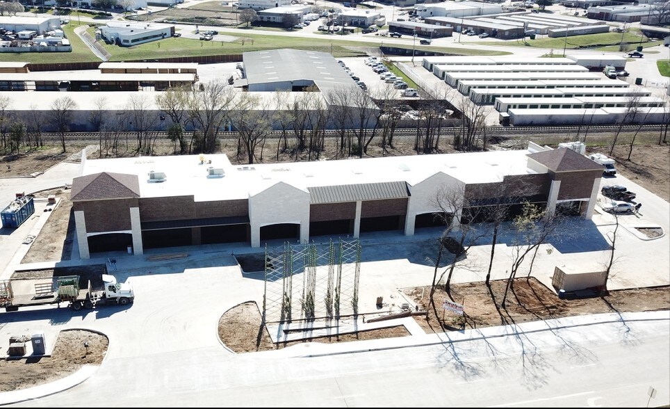 250 E Valley Ridge Blvd, Lewisville, TX à louer - Photo principale – Image 1 sur 9