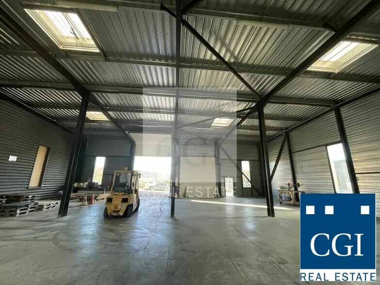 Local d’activités dans Le Grand-Lemps à louer - Photo de l’immeuble – Image 3 sur 6