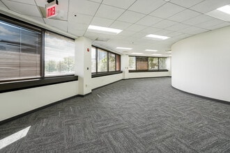 7927 Jones Branch Dr, McLean, VA à louer Photo intérieure– Image 1 sur 25