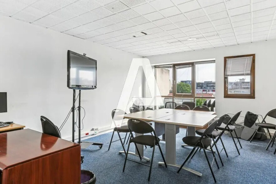 Bureau dans Ivry-sur-Seine à louer - Photo de l’immeuble – Image 3 sur 5