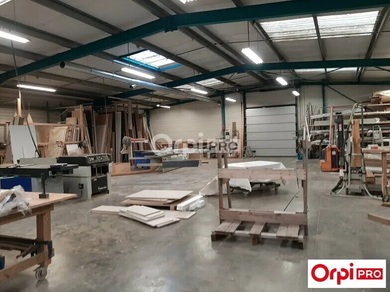 Local d’activités dans Valence à louer - Photo de l’immeuble – Image 3 sur 9