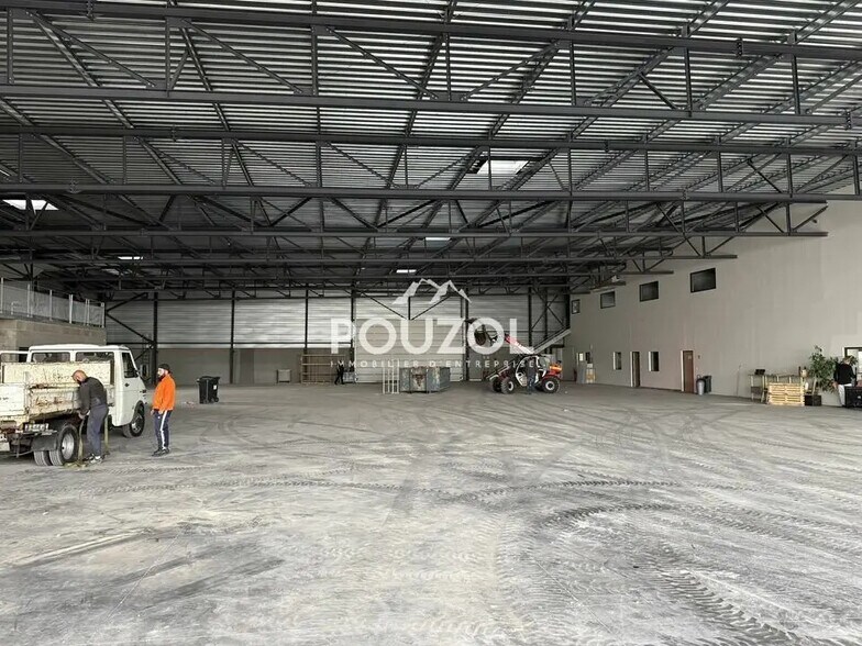 Local d’activités dans Issoire à louer - Photo intérieure – Image 3 sur 8