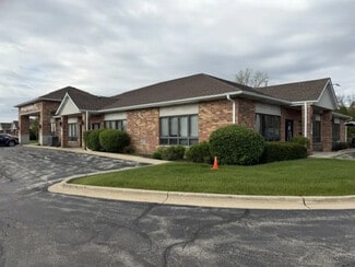 Plus de détails pour 820 E Terra Cotta Ave, Crystal Lake, IL - Bureau à vendre