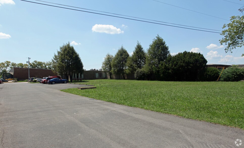 1200 Park Ave, Murfreesboro, TN à louer - Photo de l’immeuble – Image 3 sur 5