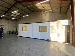 Modular Ct, Wolverhampton à louer Photo intérieure– Image 2 sur 5