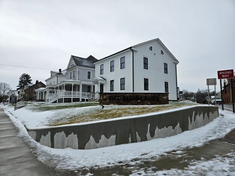 133 S Main St, Middletown, CT à vendre - Photo de l’immeuble – Image 3 sur 6
