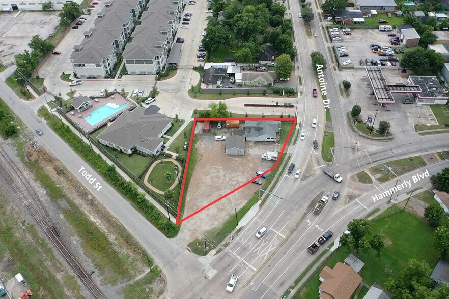 2106 Antoine Dr, Houston, TX à vendre - Photo de l’immeuble – Image 1 sur 15
