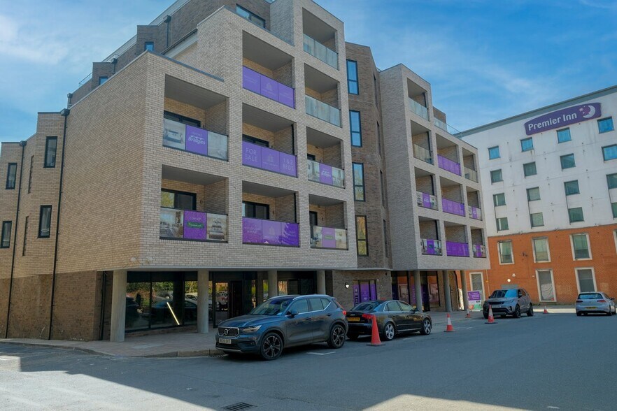 3 Firgrove Rd, Farnborough à louer - Photo de l’immeuble – Image 3 sur 4
