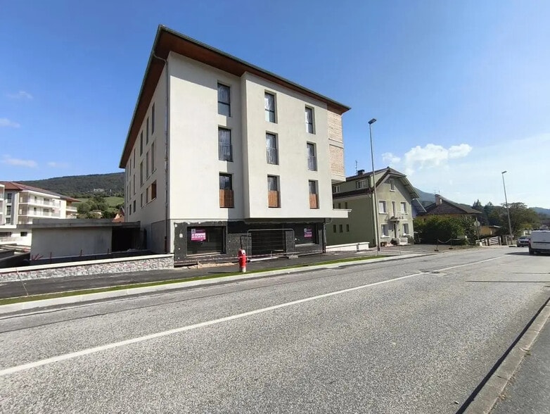 Local commercial dans Seyssel à vendre - Photo de l’immeuble – Image 3 sur 4
