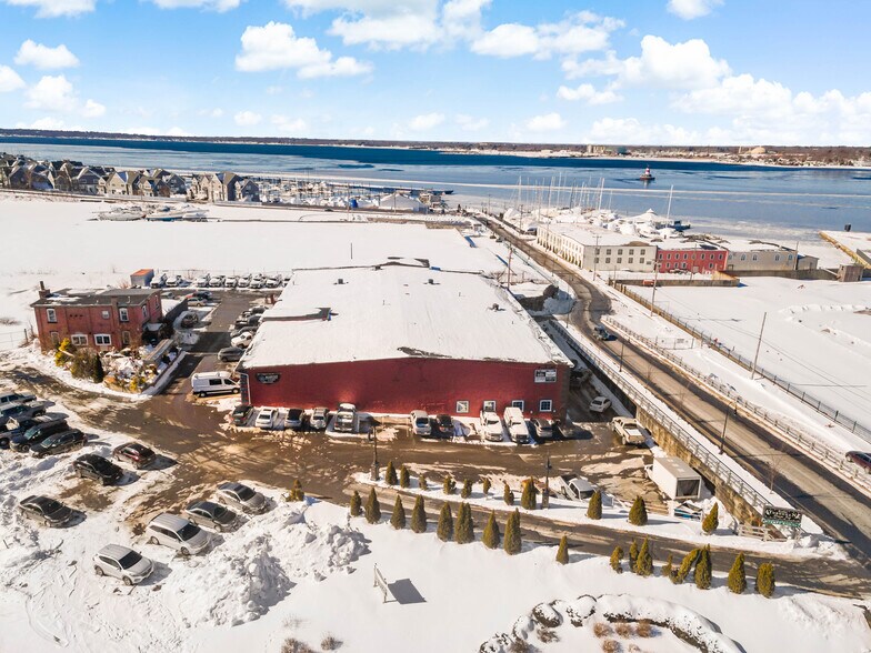 75 Ferry St, Fall River, MA à vendre - Vidéo sur l’annonce professionnelle – Image 2 sur 37