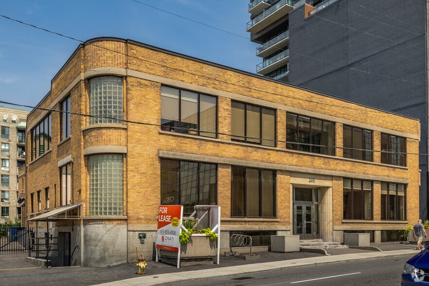 205 Catherine St, Ottawa, ON à louer - Photo principale – Image 1 sur 17