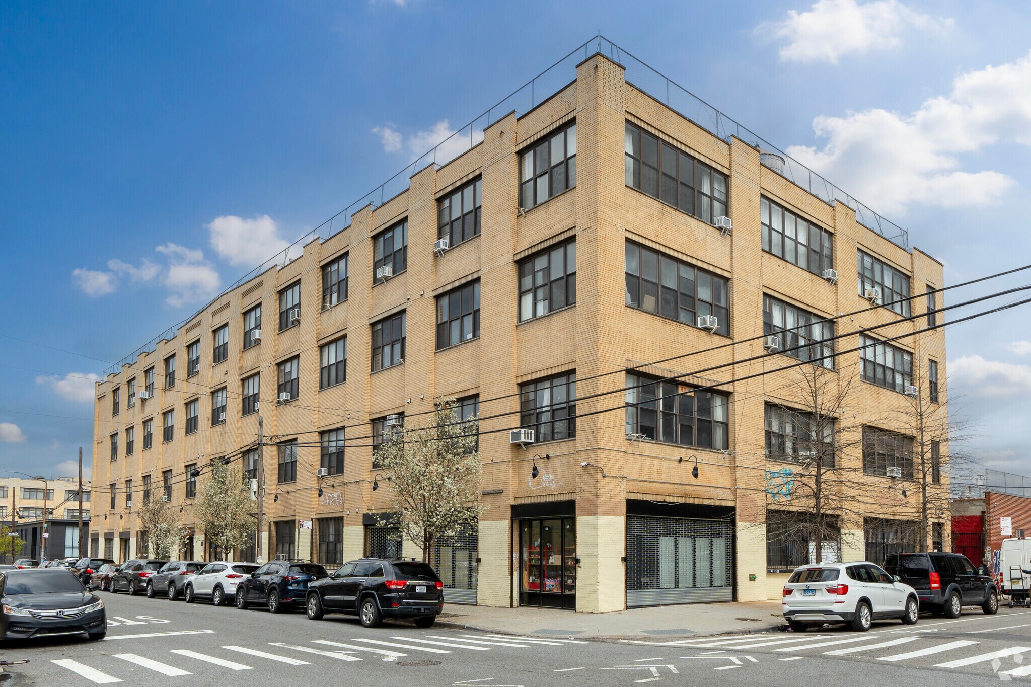 117 Grattan St, Brooklyn, NY à louer Photo principale– Image 1 sur 20