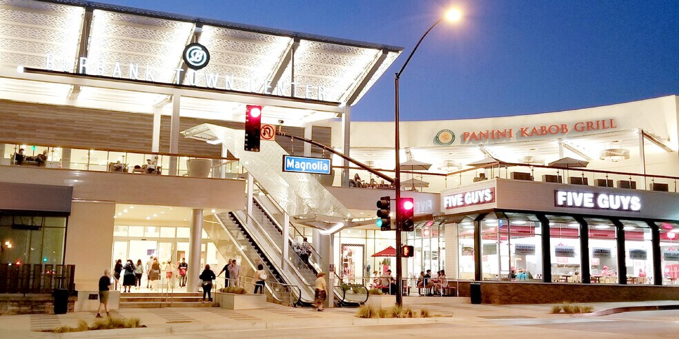 111-245 E Magnolia Blvd, Burbank, CA à louer - Photo de l’immeuble – Image 3 sur 8