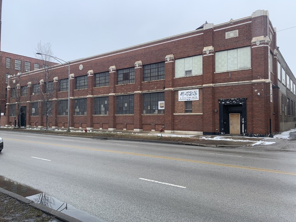 4425 S Western Blvd, Chicago, IL à louer Photo de l’immeuble– Image 1 sur 7