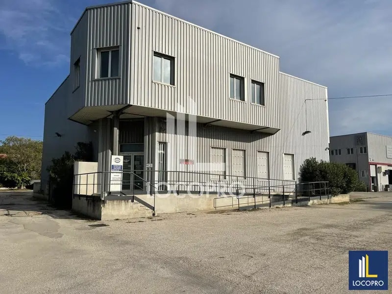 Local d’activités dans Aubagne à louer Photo de l’immeuble– Image 1 sur 9