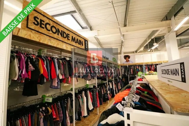 Plus de détails pour Local commercial à louer