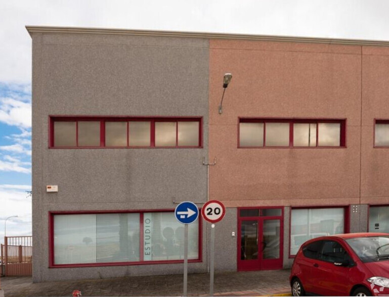 Industriel/Logistique dans Santa Cruz del Retamar, Toledo à vendre - Photo de l’immeuble – Image 2 sur 9