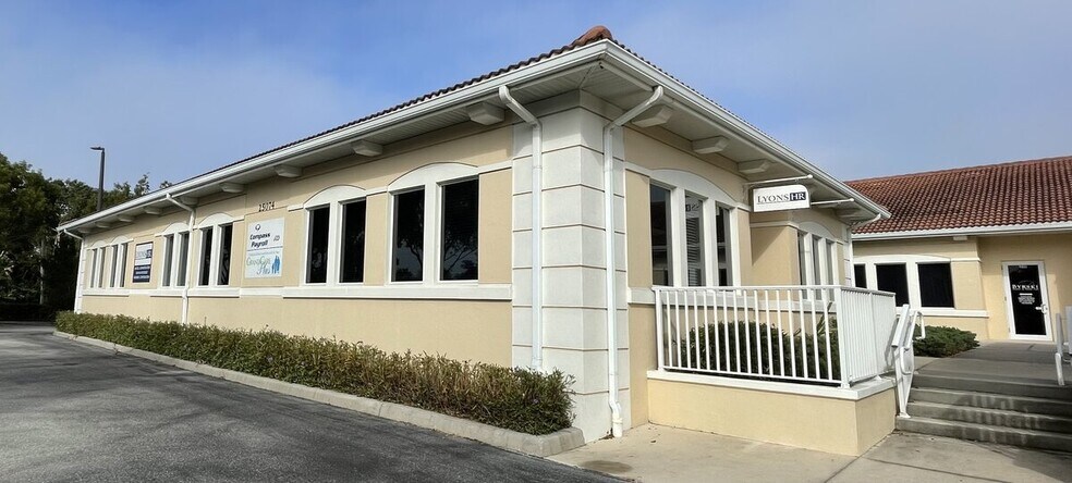 25074 Olympia Ave, Punta Gorda, FL à louer - Photo de l’immeuble – Image 2 sur 20