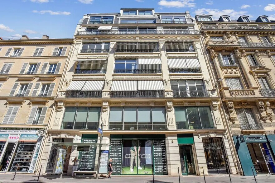 64-64 Rue La Boétie, Paris à louer - Photo de l’immeuble – Image 1 sur 9