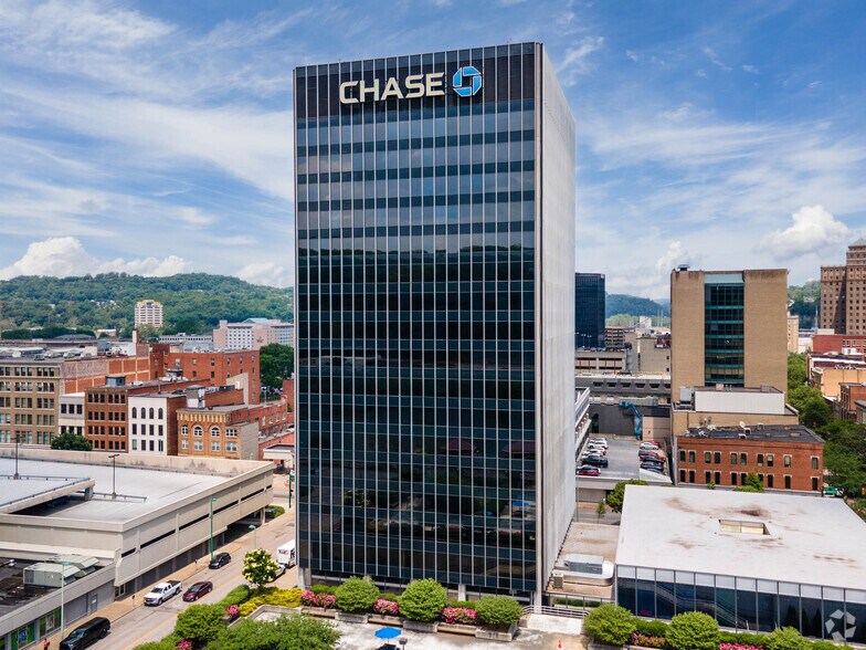 707 Virginia St E, Charleston, WV à louer - Photo principale – Image 1 sur 9