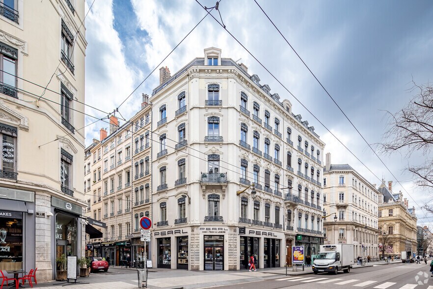 Bureau dans Lyon à louer - Photo de l’immeuble – Image 2 sur 4