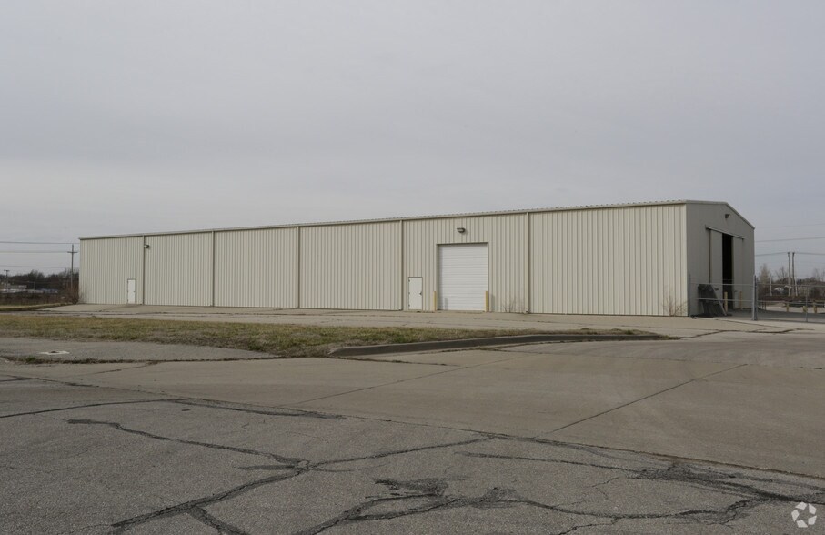 760-790 E Warren St. portefeuille de 3 biens à vendre sur LoopNet.fr - Photo principale – Image 2 sur 2