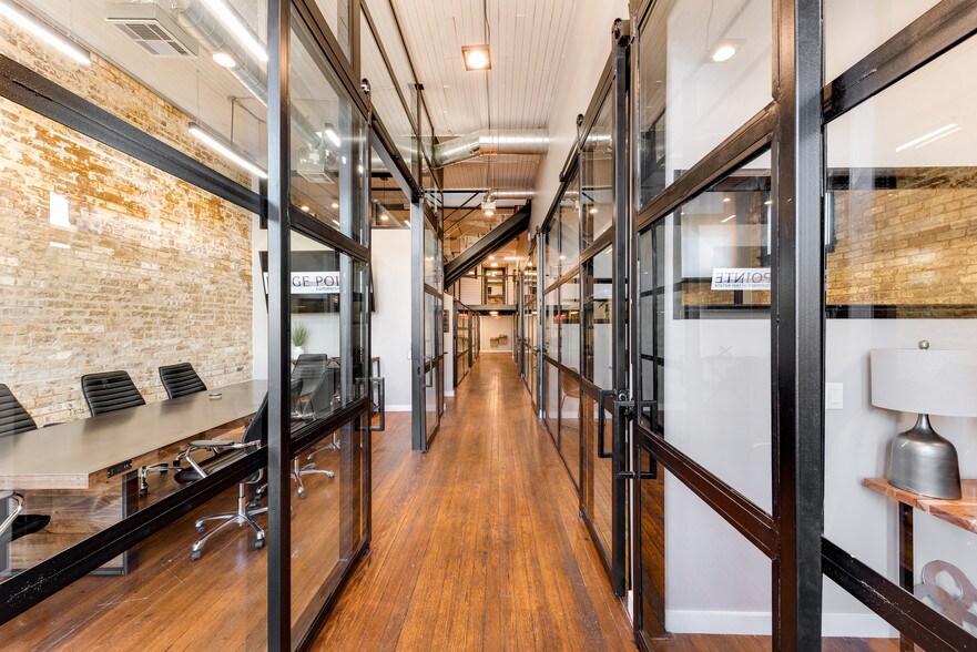 102 S Goliad St, Rockwall, TX à louer - Photo de l’immeuble – Image 2 sur 15