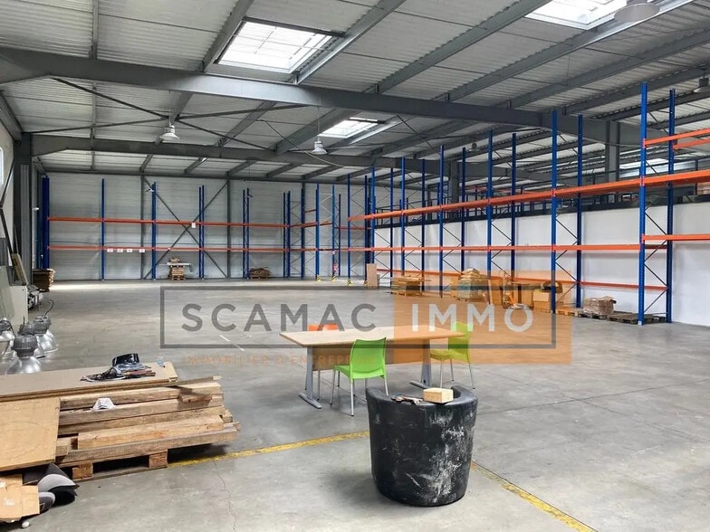 Bureau dans Le Luc à louer - Photo de l’immeuble – Image 3 sur 5