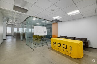 5901 W Century Blvd, Los Angeles, CA à louer Photo intérieure– Image 2 sur 7