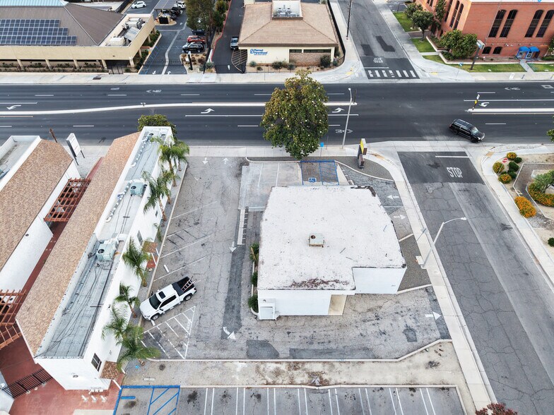 1799 E Florida Ave, Hemet, CA à louer - Photo de l’immeuble – Image 2 sur 4