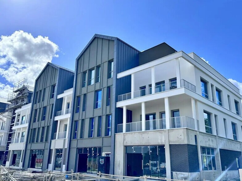 Local commercial dans Serris à louer - Photo de l’immeuble – Image 1 sur 14