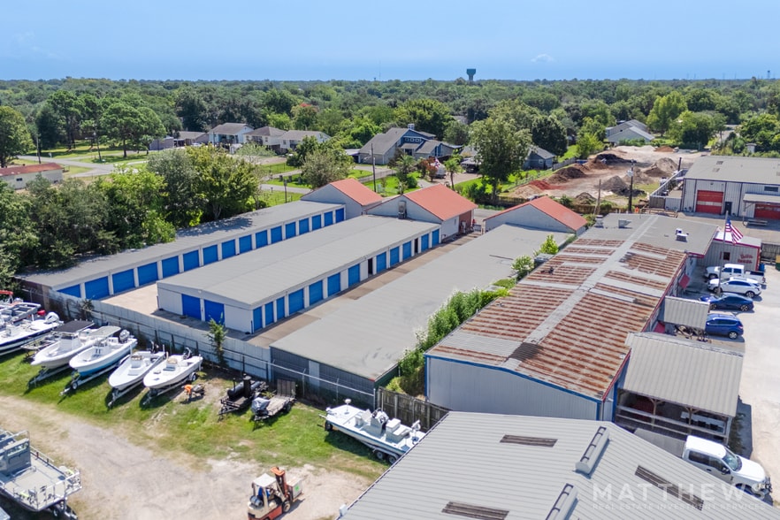 906 Reppert St, Bacliff, TX à vendre - Photo de l’immeuble – Image 2 sur 3