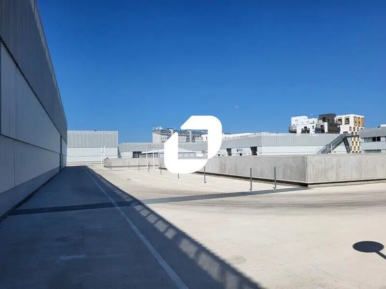 Local d’activités dans Vitry-sur-Seine à louer - Photo de l’immeuble – Image 2 sur 8