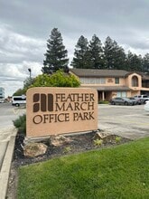 4578 Feather River Dr, Stockton, CA à louer Photo de l’immeuble– Image 1 sur 7